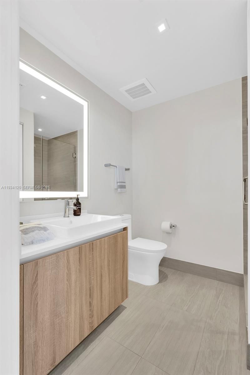 2960 NE 207 St, Unit 810, Aventura, FL 33180 Photo