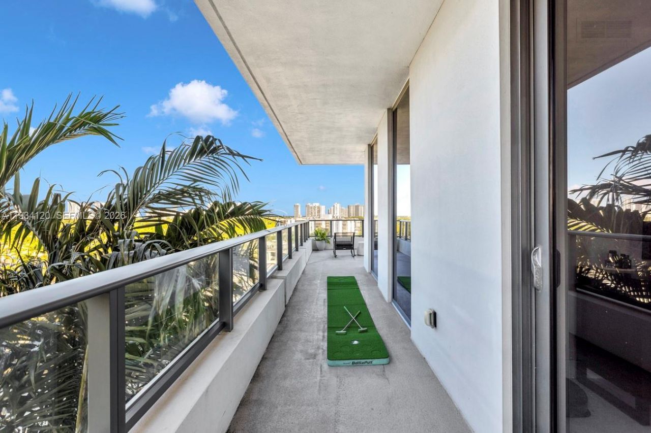 2960 NE 207 St, Unit 810, Aventura, FL 33180 Photo