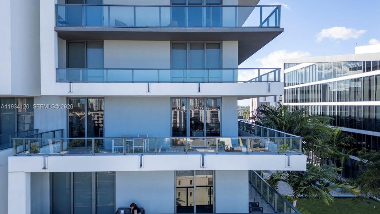 2960 NE 207 St, Unit 810, Aventura, FL 33180 Photo