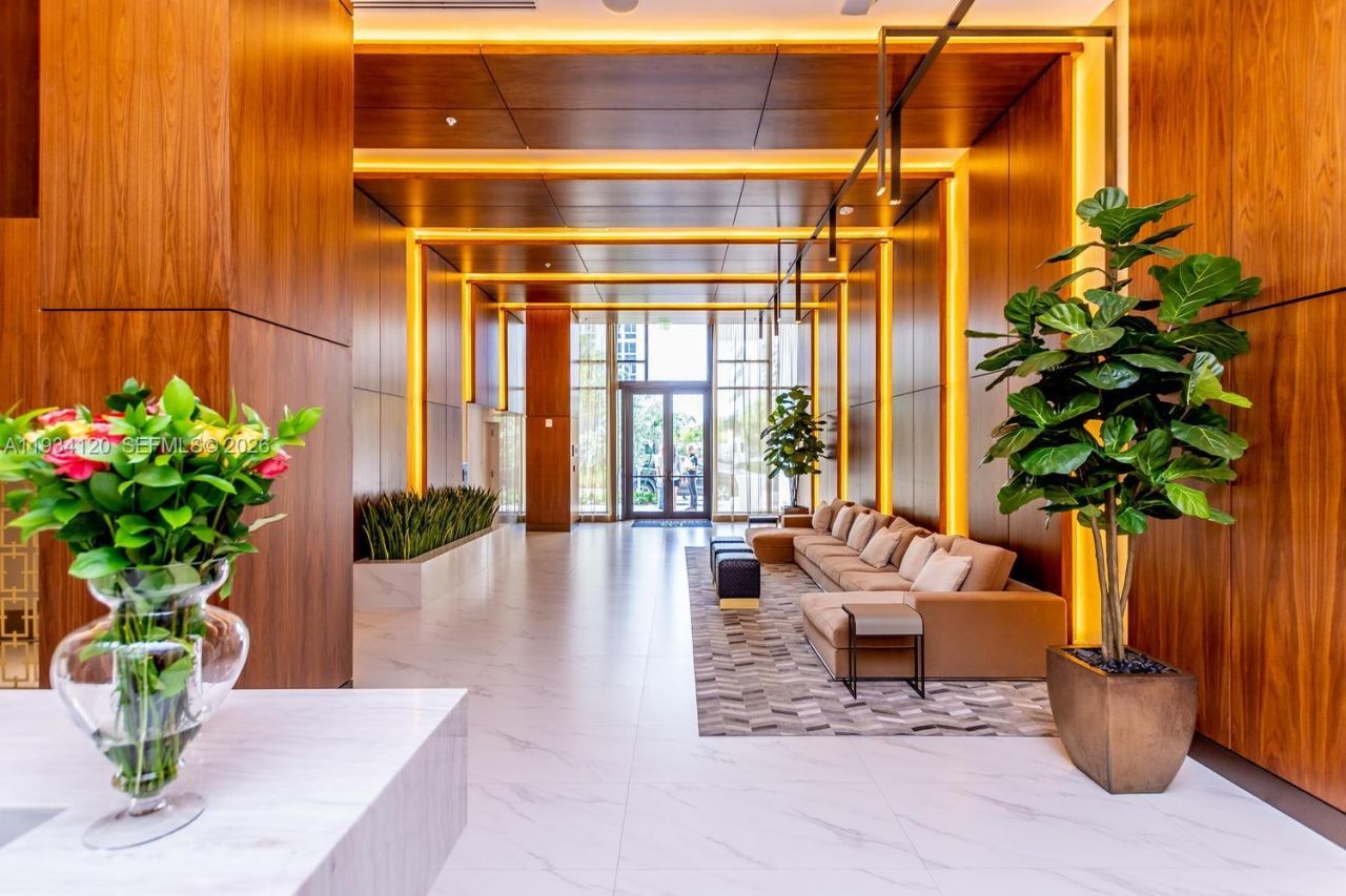 2960 NE 207 St, Unit 810, Aventura, FL 33180 Photo