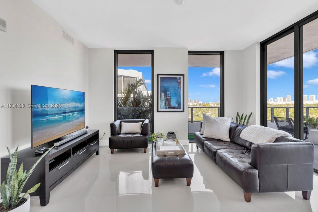 2960 NE 207 St, Unit 810, Aventura, FL 33180 Photo