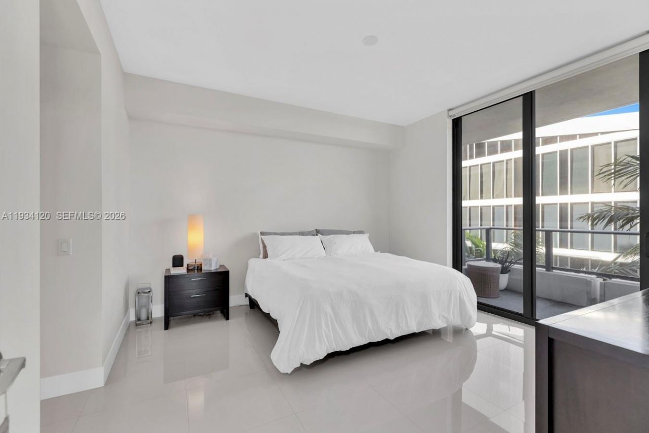 2960 NE 207 St, Unit 810, Aventura, FL 33180 Photo