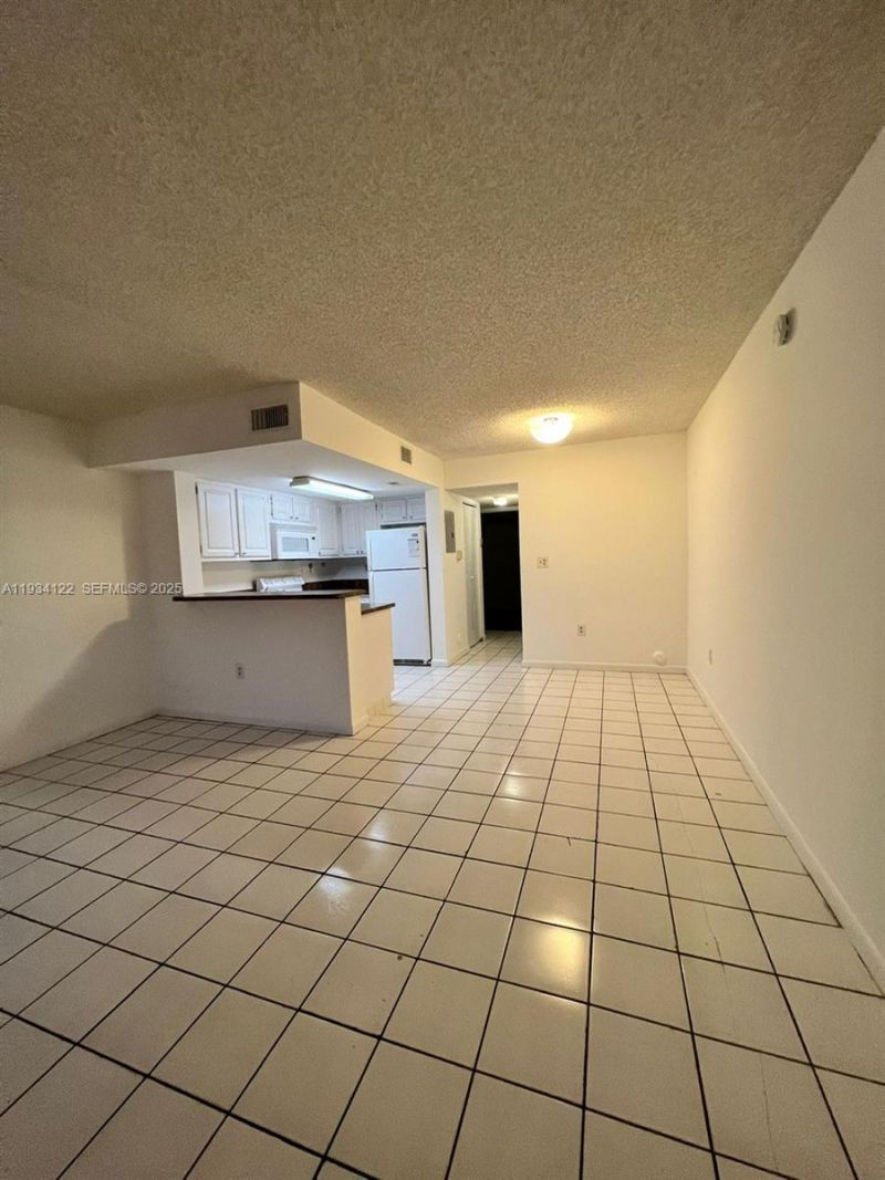 8660 NW 5th Ter , Unit 15-107, Miami, FL 33126 Photo