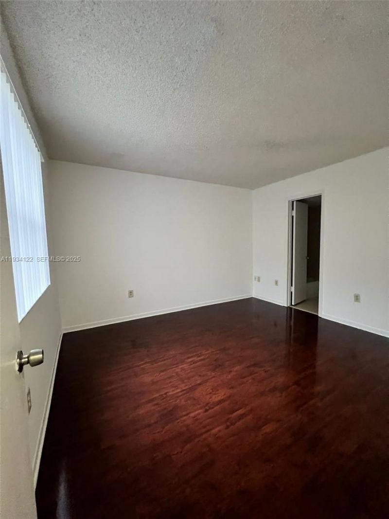 8660 NW 5th Ter , Unit 15-107, Miami, FL 33126 Photo