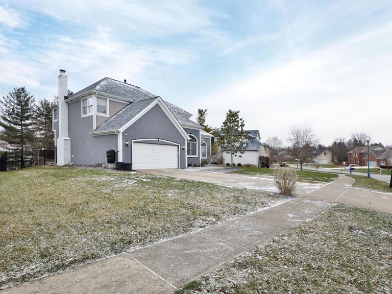 249 Farm Creek Drive, Columbus, OH 43230 Photo 3