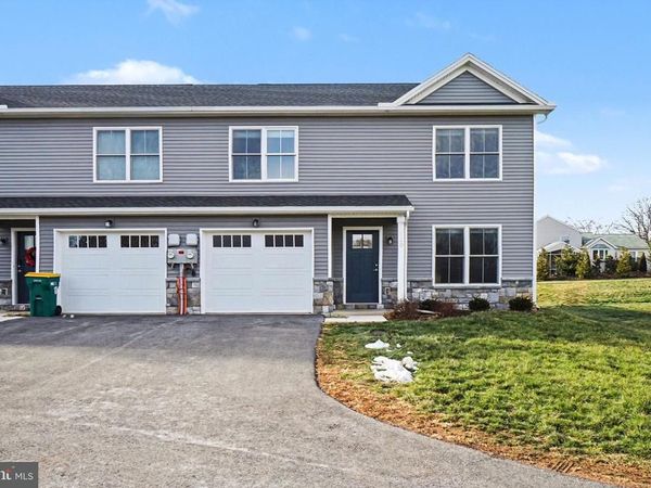 120 HART, HERSHEY, PA 17033