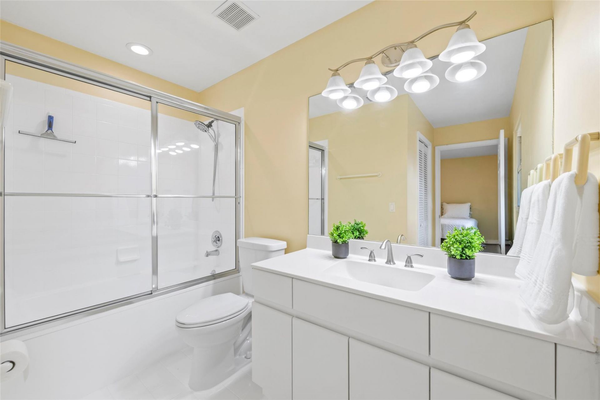 608 Misty Oaks Lane, Pompano Beach, FL 33069 Photo