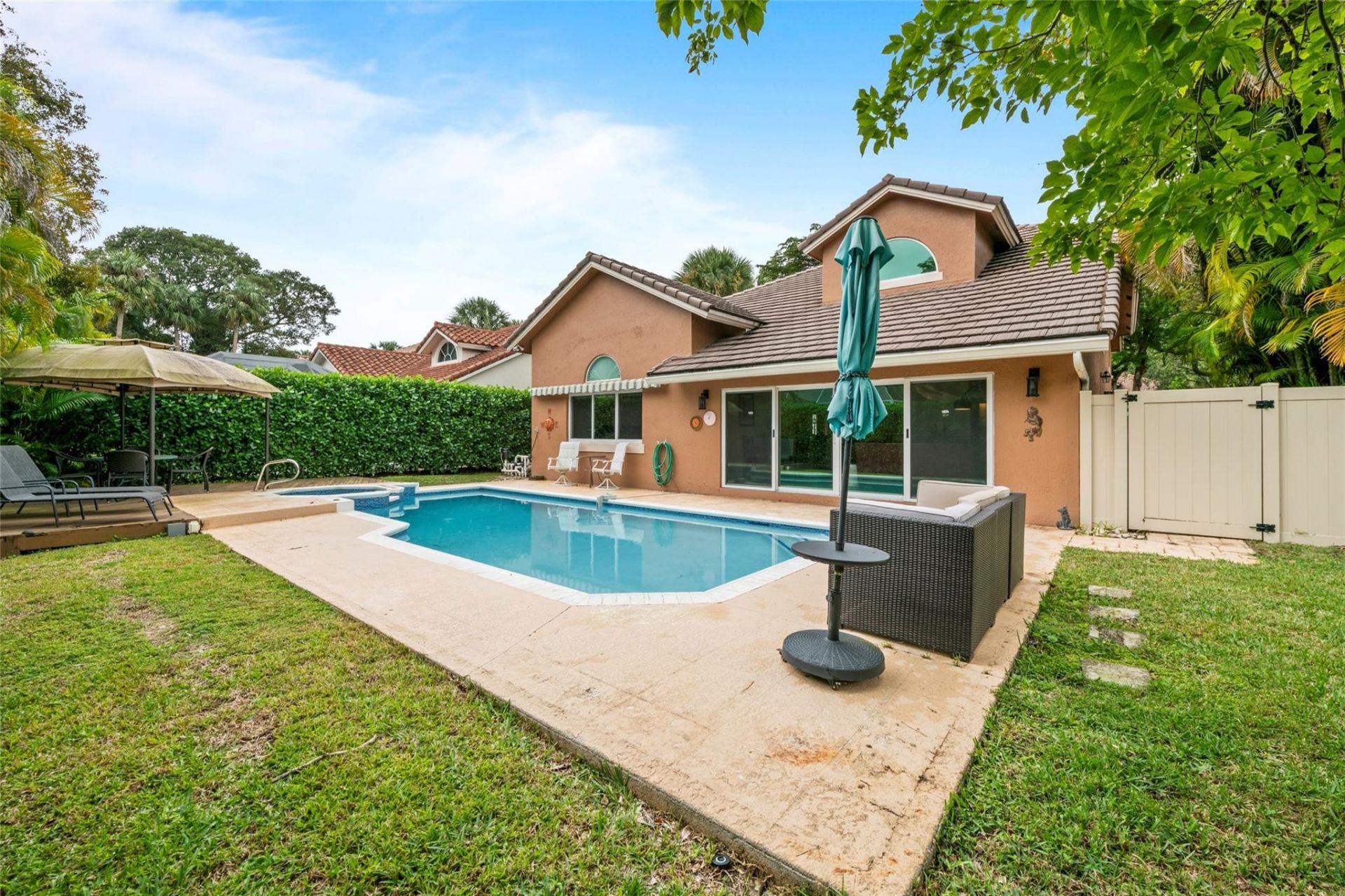 608 Misty Oaks Lane, Pompano Beach, FL 33069 Photo