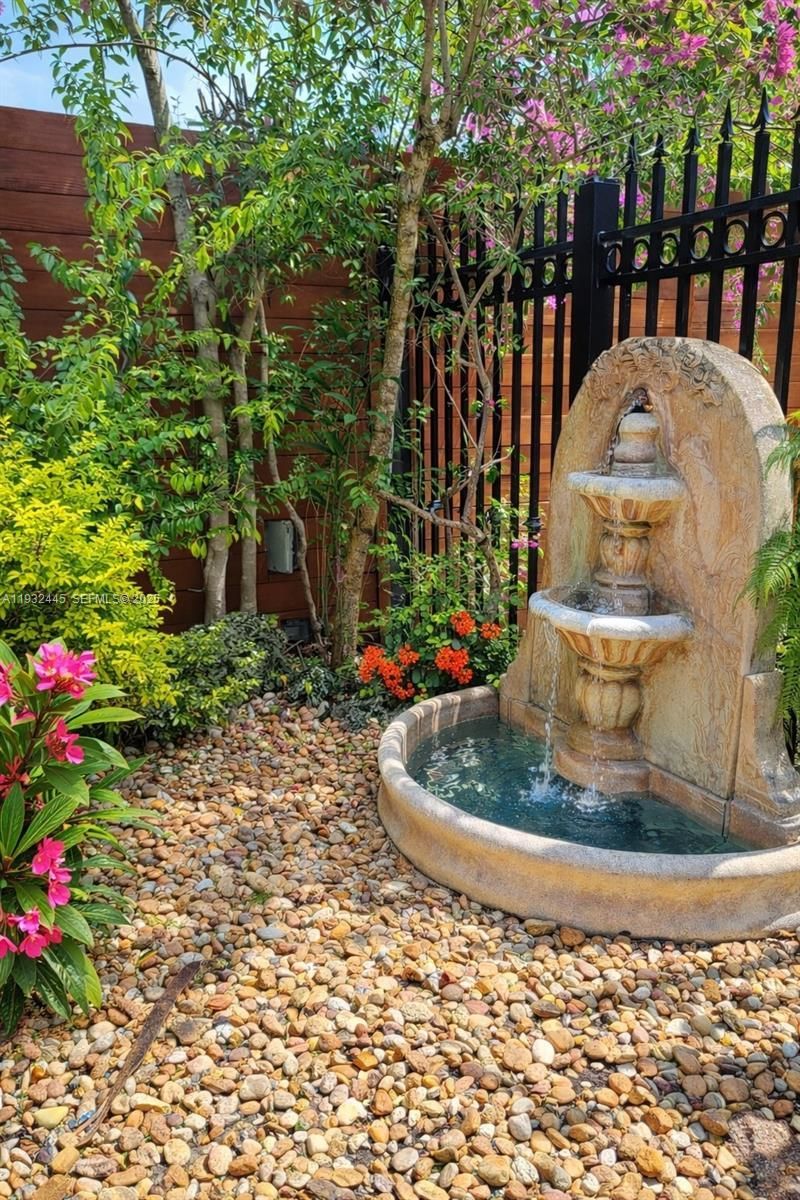 2928 Louise St, Miami, FL 33133 Photo