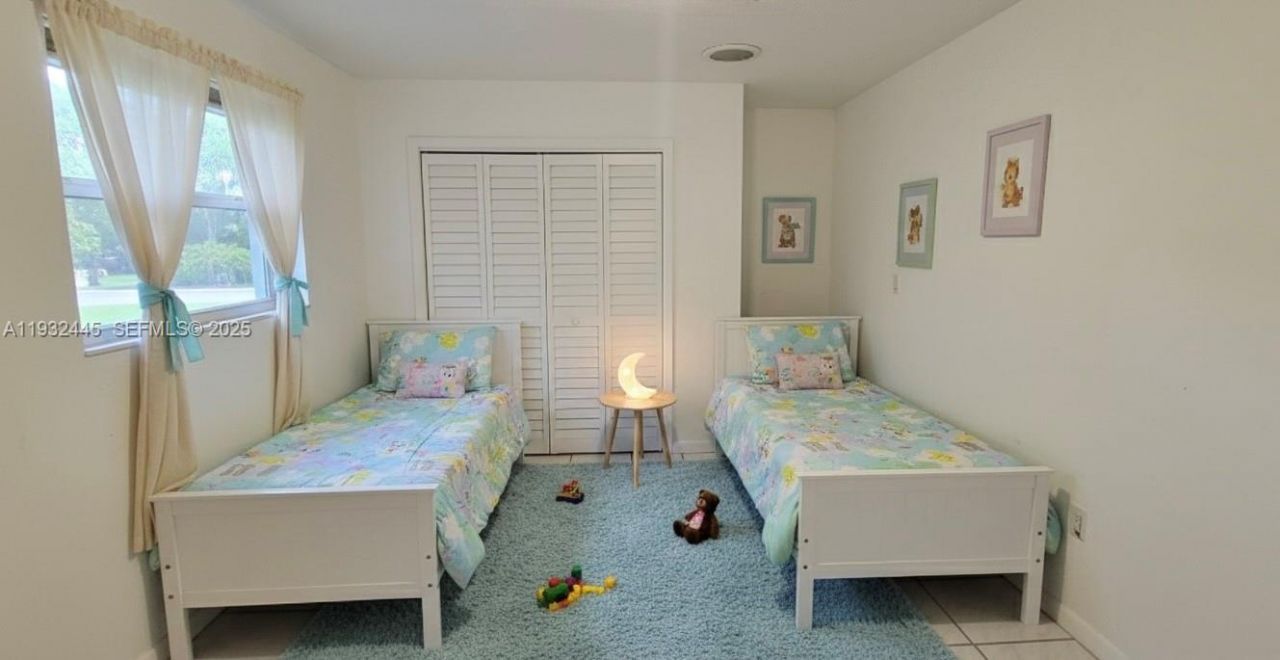 2928 Louise St, Miami, FL 33133 Photo