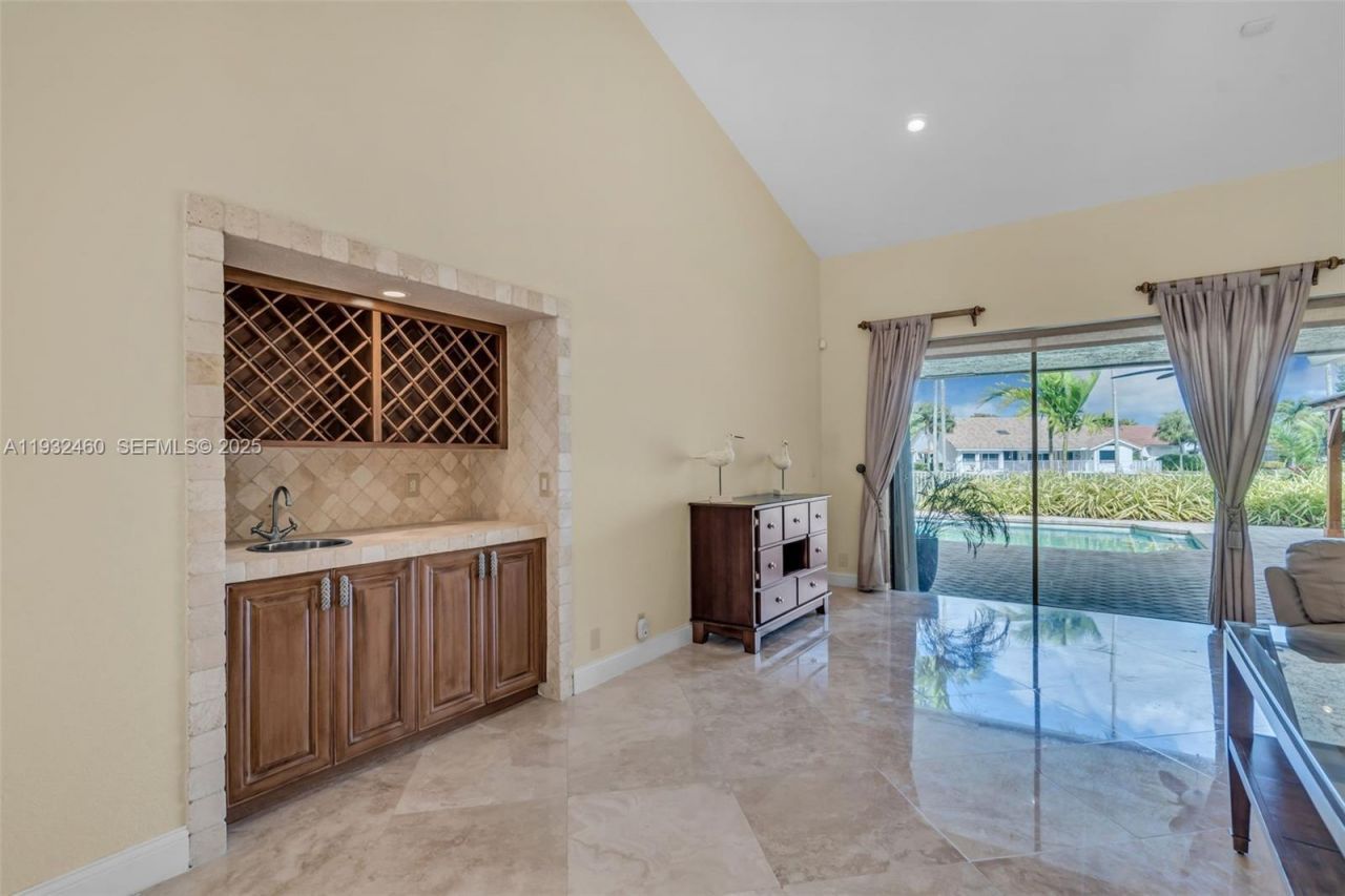 7840 NW 86th Ter, Tamarac, FL 33321 Photo