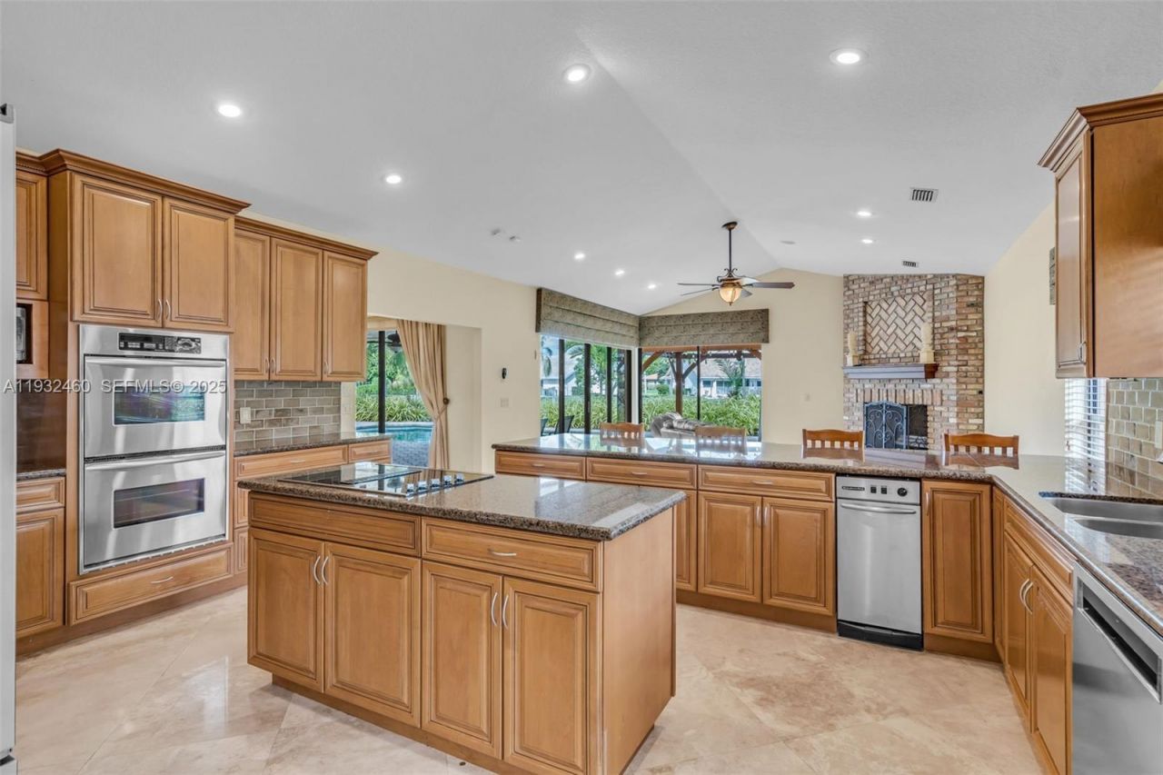 7840 NW 86th Ter, Tamarac, FL 33321 Photo