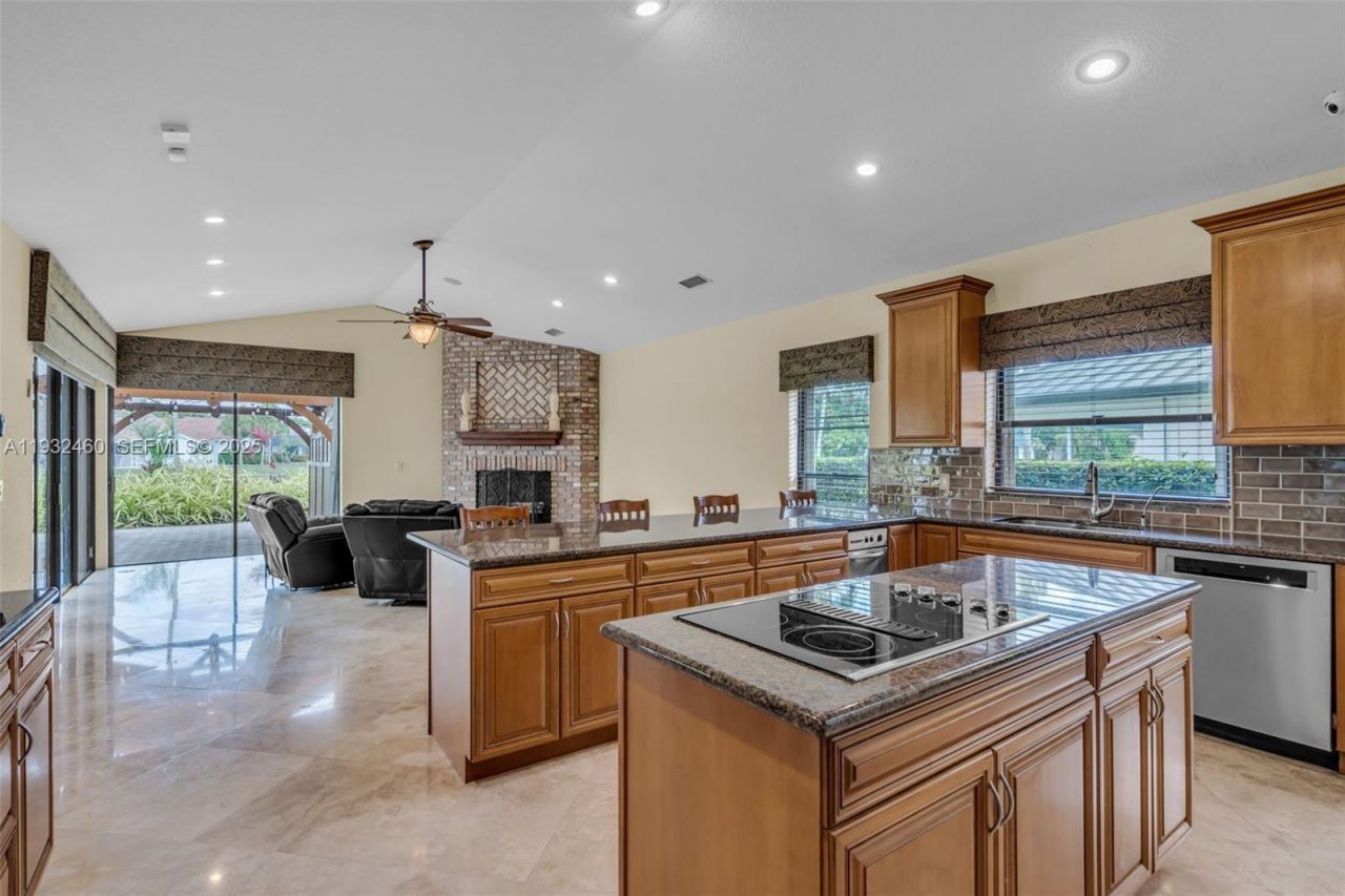 7840 NW 86th Ter, Tamarac, FL 33321 Photo