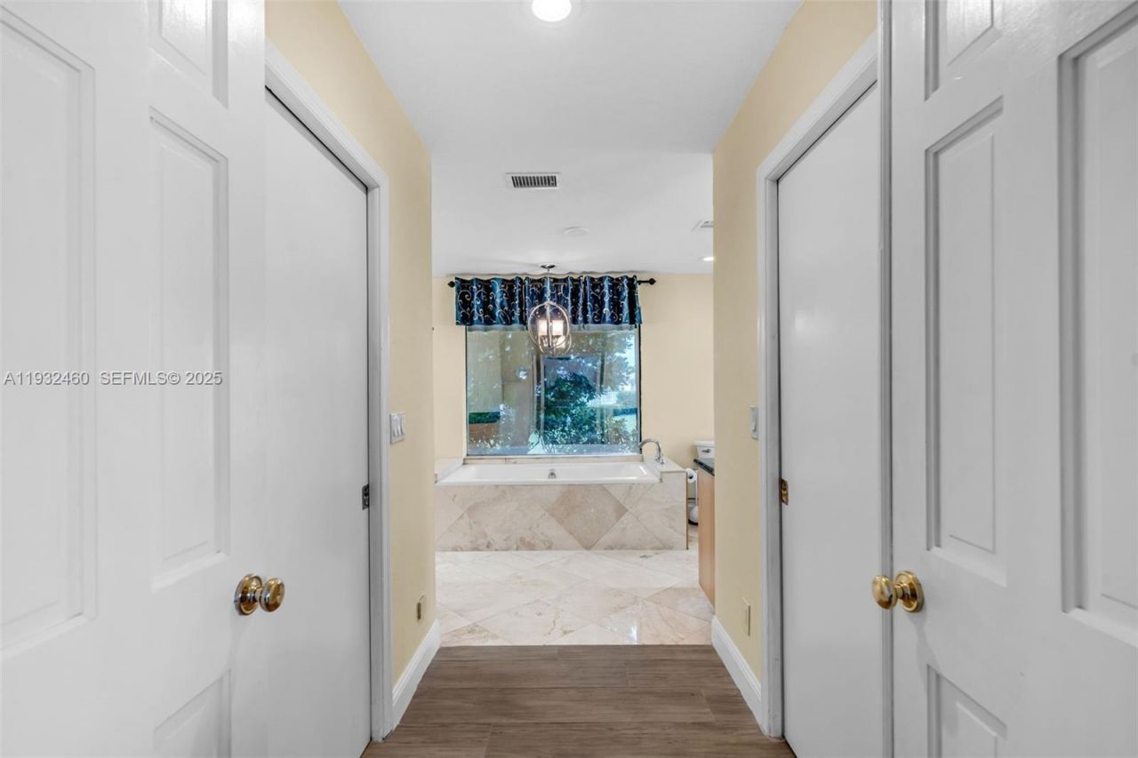 7840 NW 86th Ter, Tamarac, FL 33321 Photo