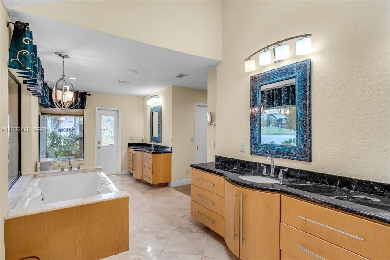 7840 NW 86th Ter, Tamarac, FL 33321 Photo