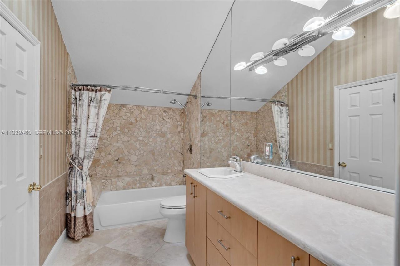 7840 NW 86th Ter, Tamarac, FL 33321 Photo