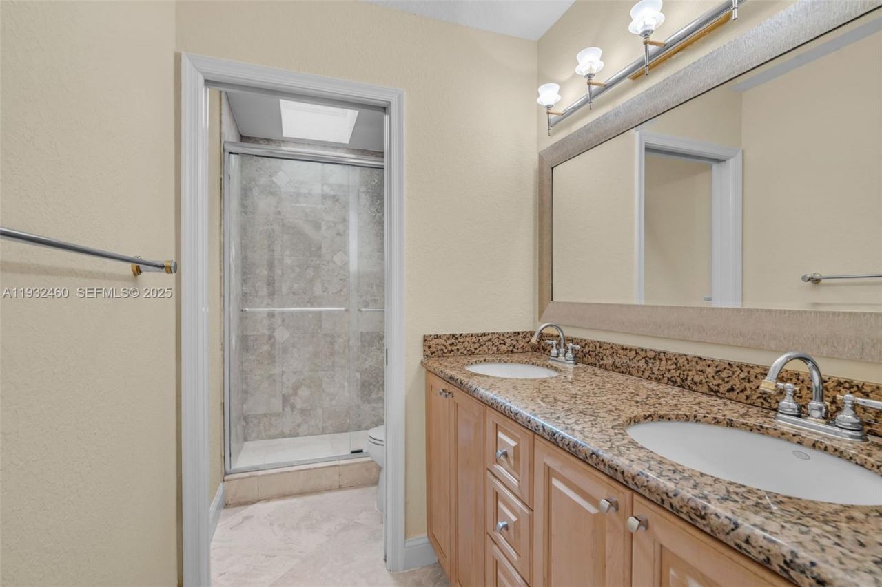 7840 NW 86th Ter, Tamarac, FL 33321 Photo