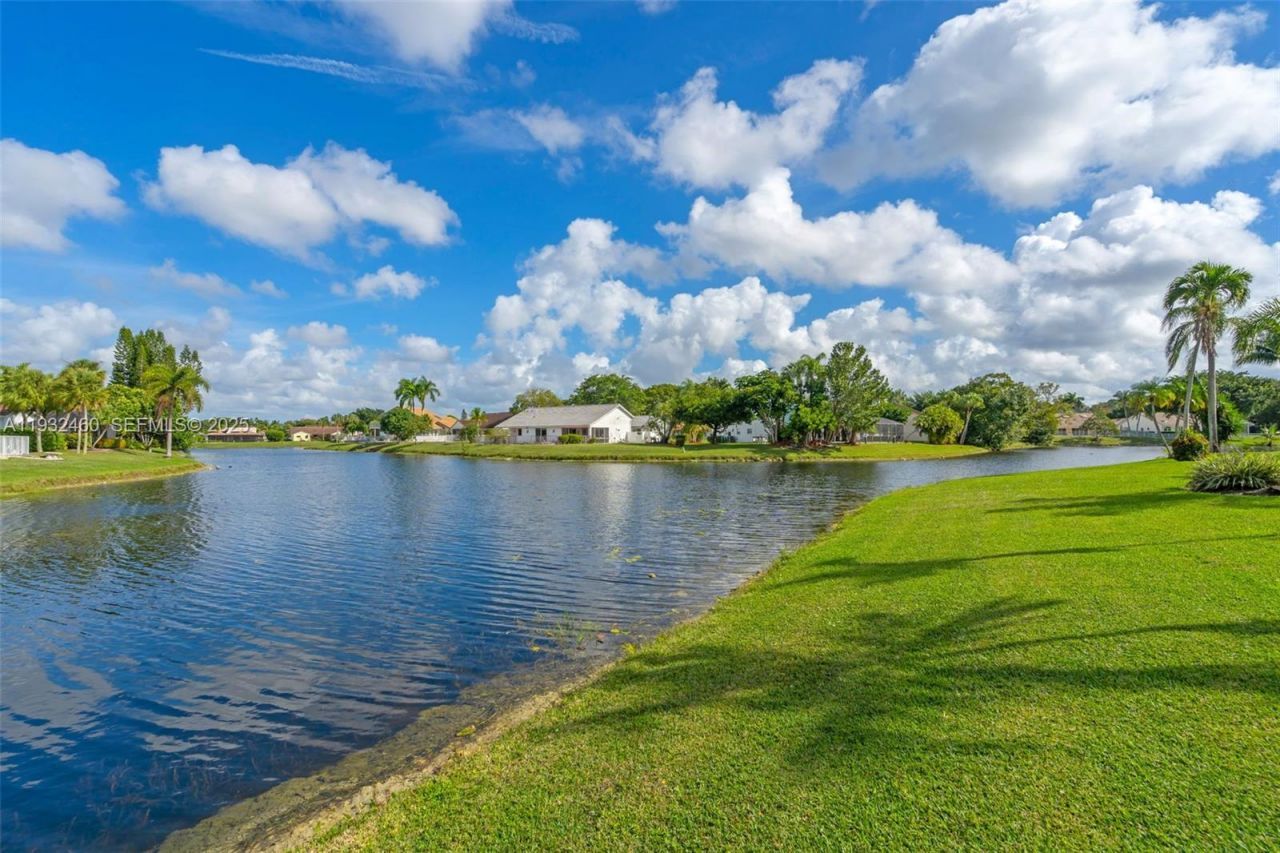 7840 NW 86th Ter, Tamarac, FL 33321 Photo