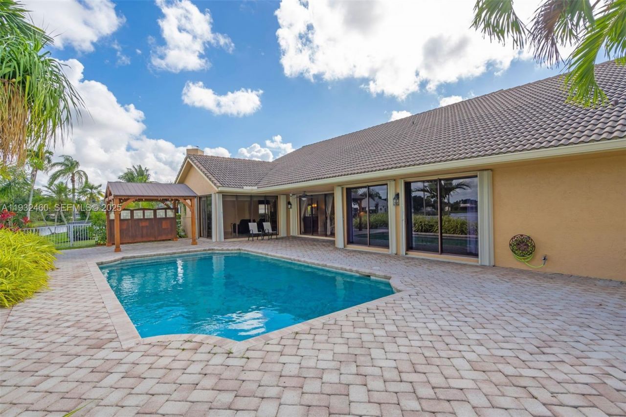 7840 NW 86th Ter, Tamarac, FL 33321 Photo