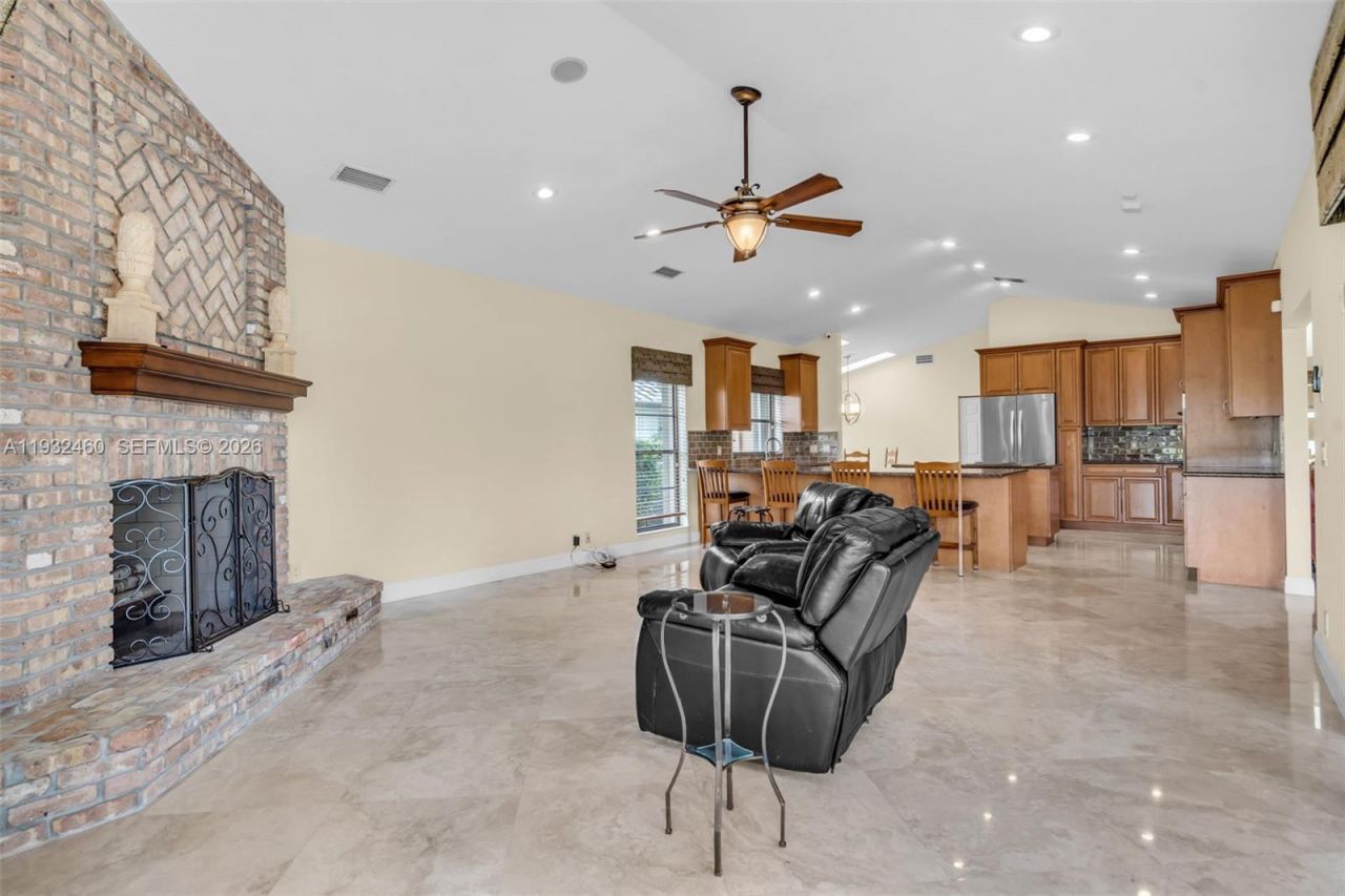 7840 NW 86th Ter, Tamarac, FL 33321 Photo