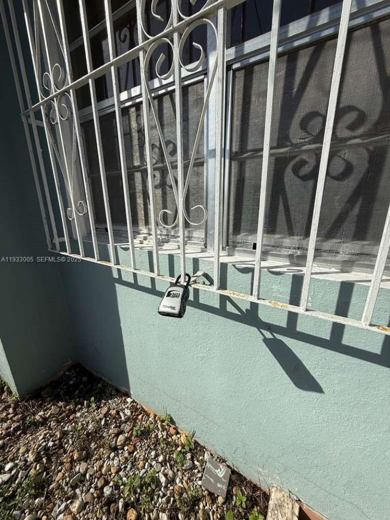 830 SW 72nd Ave, Miami, FL 33144 Photo