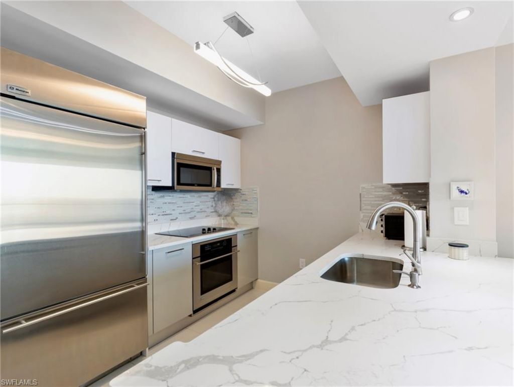 3000 Oasis Grand Blvd, Unit 1206, Fort Myers, FL 33916 Photo