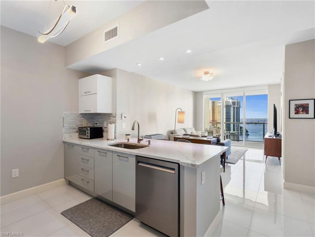 3000 Oasis Grand Blvd, Unit 1206, Fort Myers, FL 33916 Photo