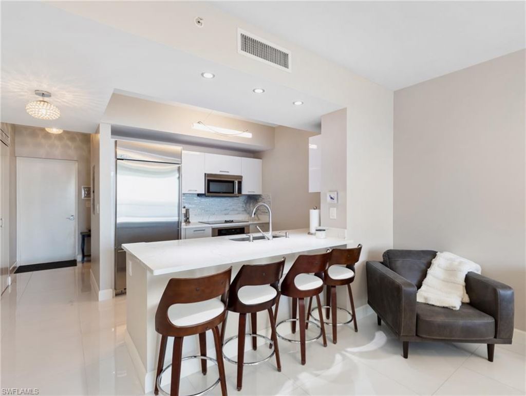 3000 Oasis Grand Blvd, Unit 1206, Fort Myers, FL 33916 Photo