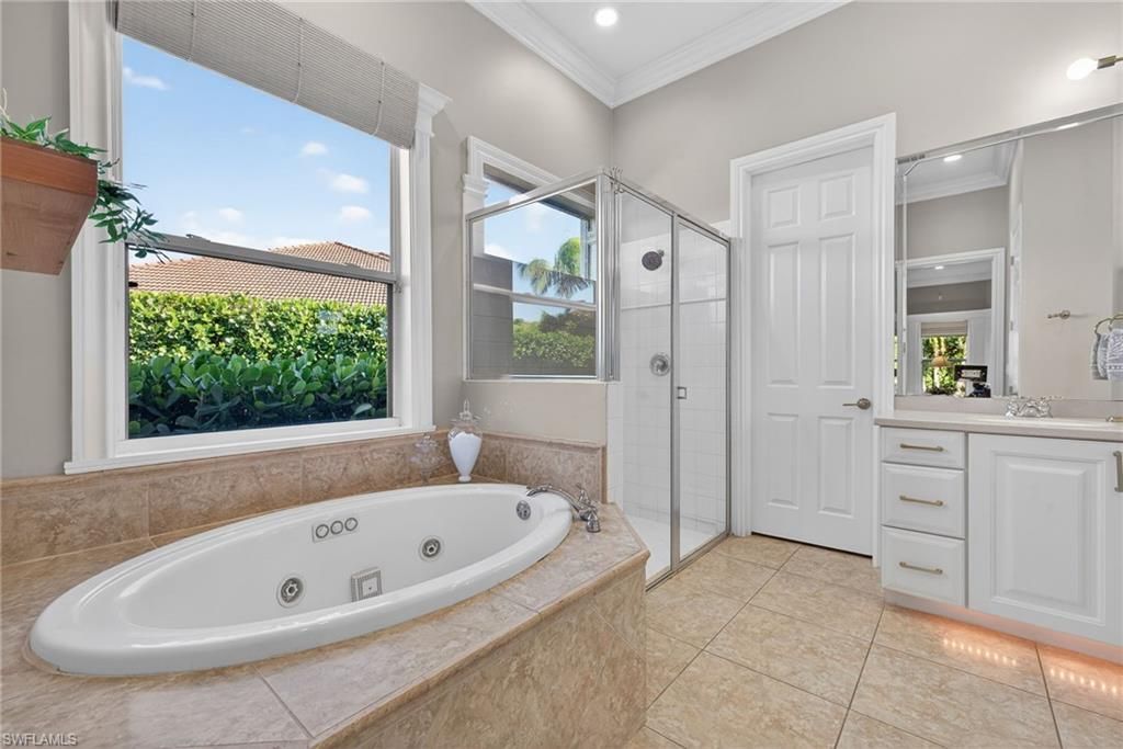 24920 Divot Dr, Bonita Springs, FL 34135 Photo