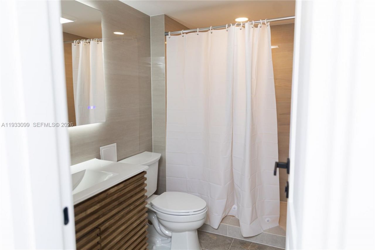 3625 N Country Club Dr, Unit 309, Aventura, FL 33180 Photo