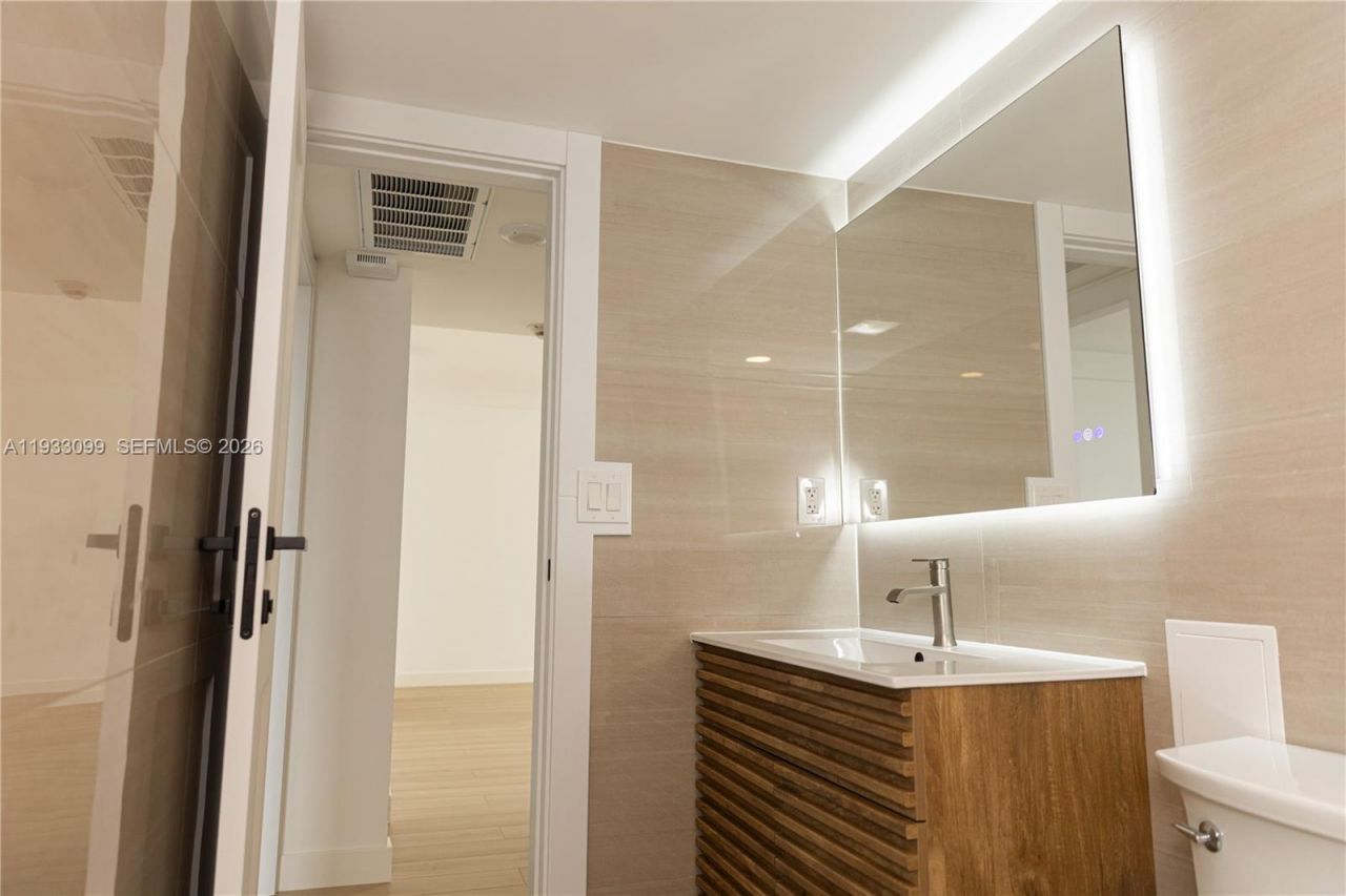 3625 N Country Club Dr, Unit 309, Aventura, FL 33180 Photo