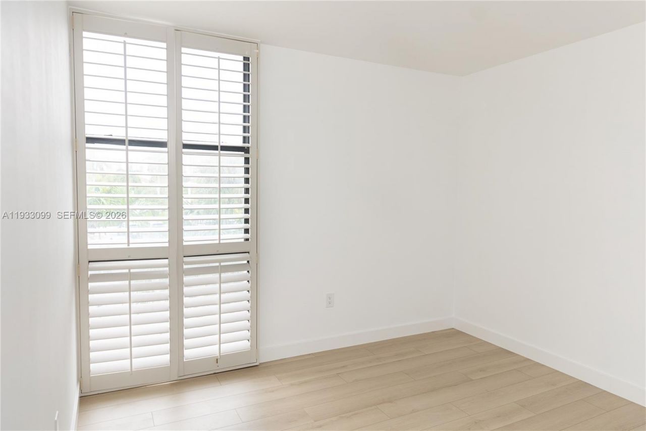 3625 N Country Club Dr, Unit 309, Aventura, FL 33180 Photo