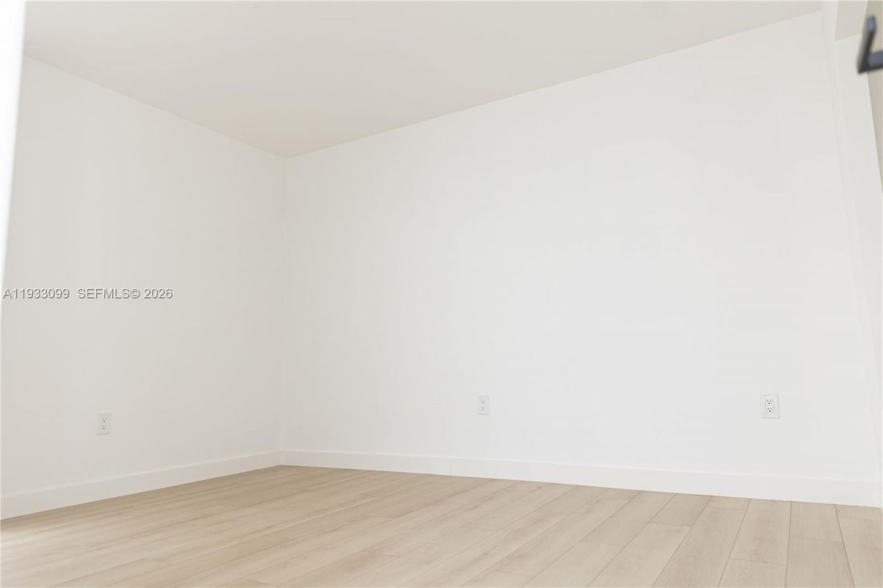 3625 N Country Club Dr, Unit 309, Aventura, FL 33180 Photo