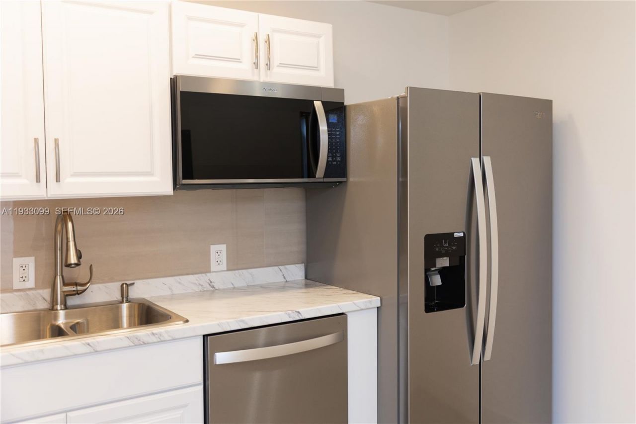 3625 N Country Club Dr, Unit 309, Aventura, FL 33180 Photo