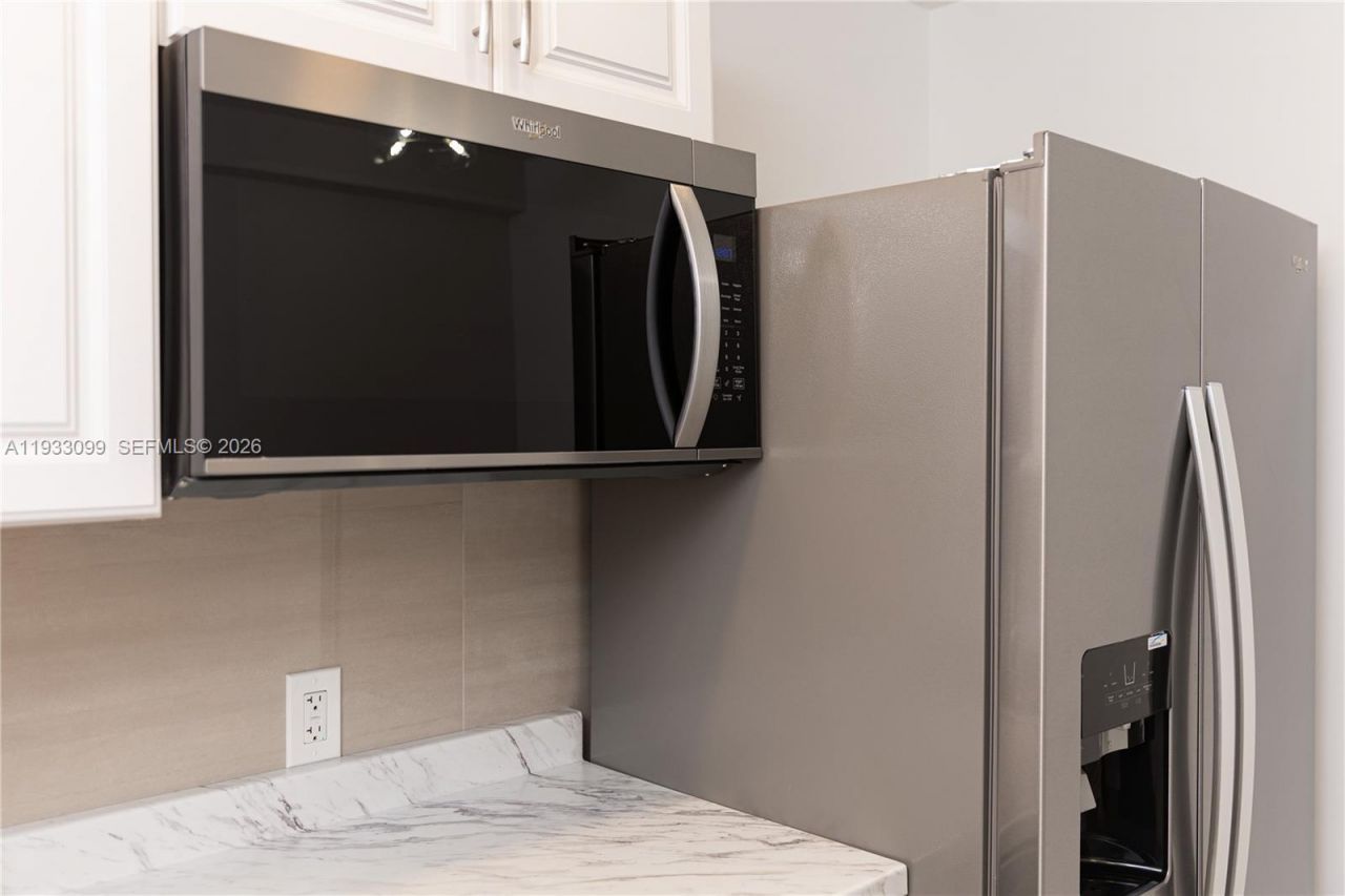 3625 N Country Club Dr, Unit 309, Aventura, FL 33180 Photo