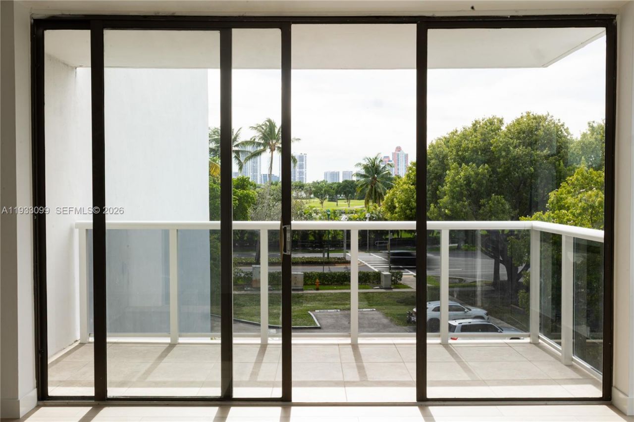 3625 N Country Club Dr, Unit 309, Aventura, FL 33180 Photo