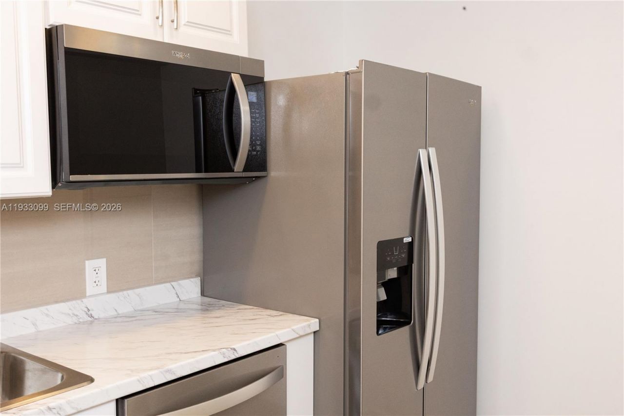 3625 N Country Club Dr, Unit 309, Aventura, FL 33180 Photo