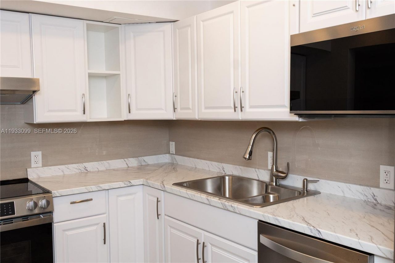 3625 N Country Club Dr, Unit 309, Aventura, FL 33180 Photo