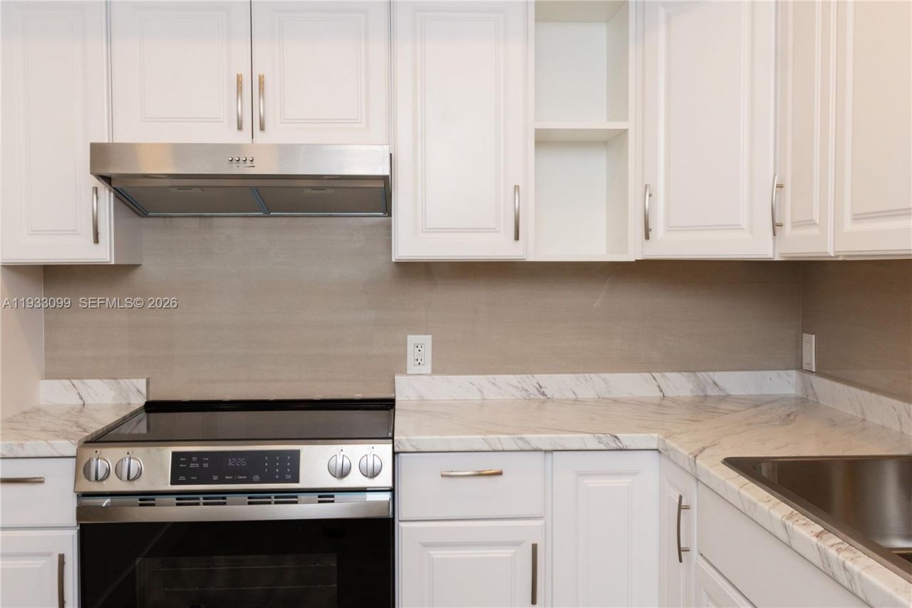 3625 N Country Club Dr, Unit 309, Aventura, FL 33180 Photo