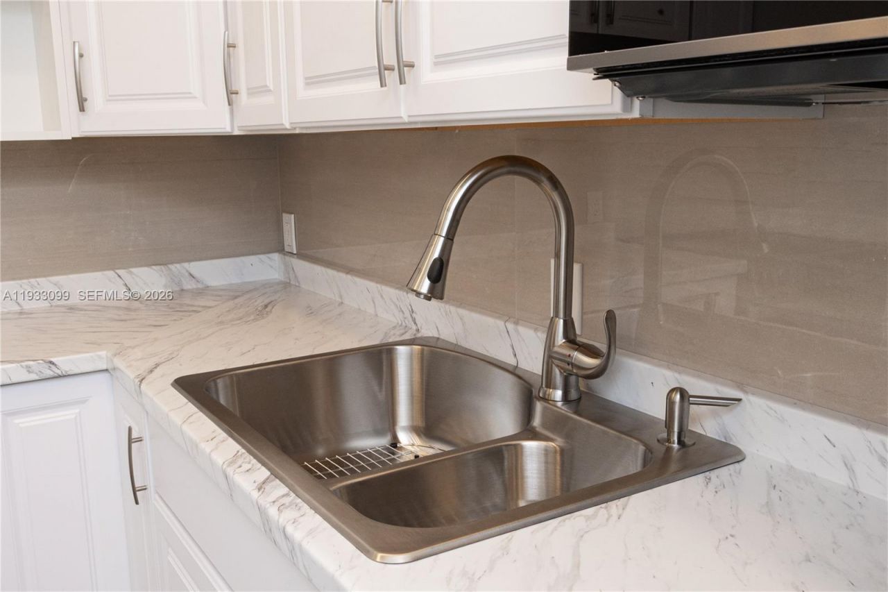 3625 N Country Club Dr, Unit 309, Aventura, FL 33180 Photo