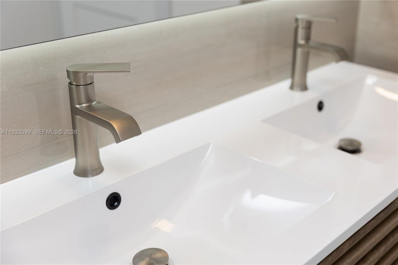 3625 N Country Club Dr, Unit 309, Aventura, FL 33180 Photo