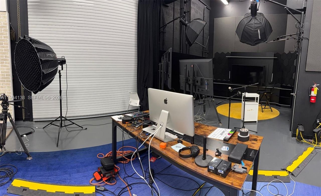 5465 NW 36th St, Miami Springs, FL 33166 Photo