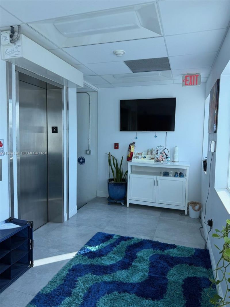 5465 NW 36th St, Miami Springs, FL 33166 Photo