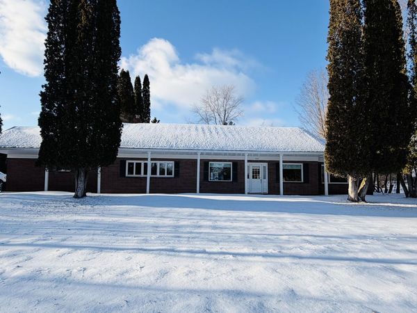 406 Mission RD, Sault Ste Marie, MI 49783