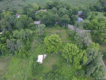 Hunter Road, Brighton, MI 48114