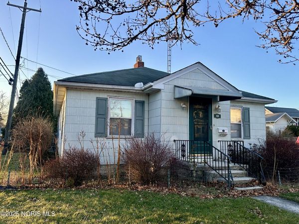 104 S Patterson Street, Gibsonburg, OH 43431