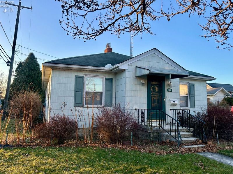 104 S Patterson Street, Gibsonburg, OH 43431 Photo 1