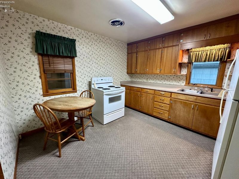 104 S Patterson Street, Gibsonburg, OH 43431 Photo 8