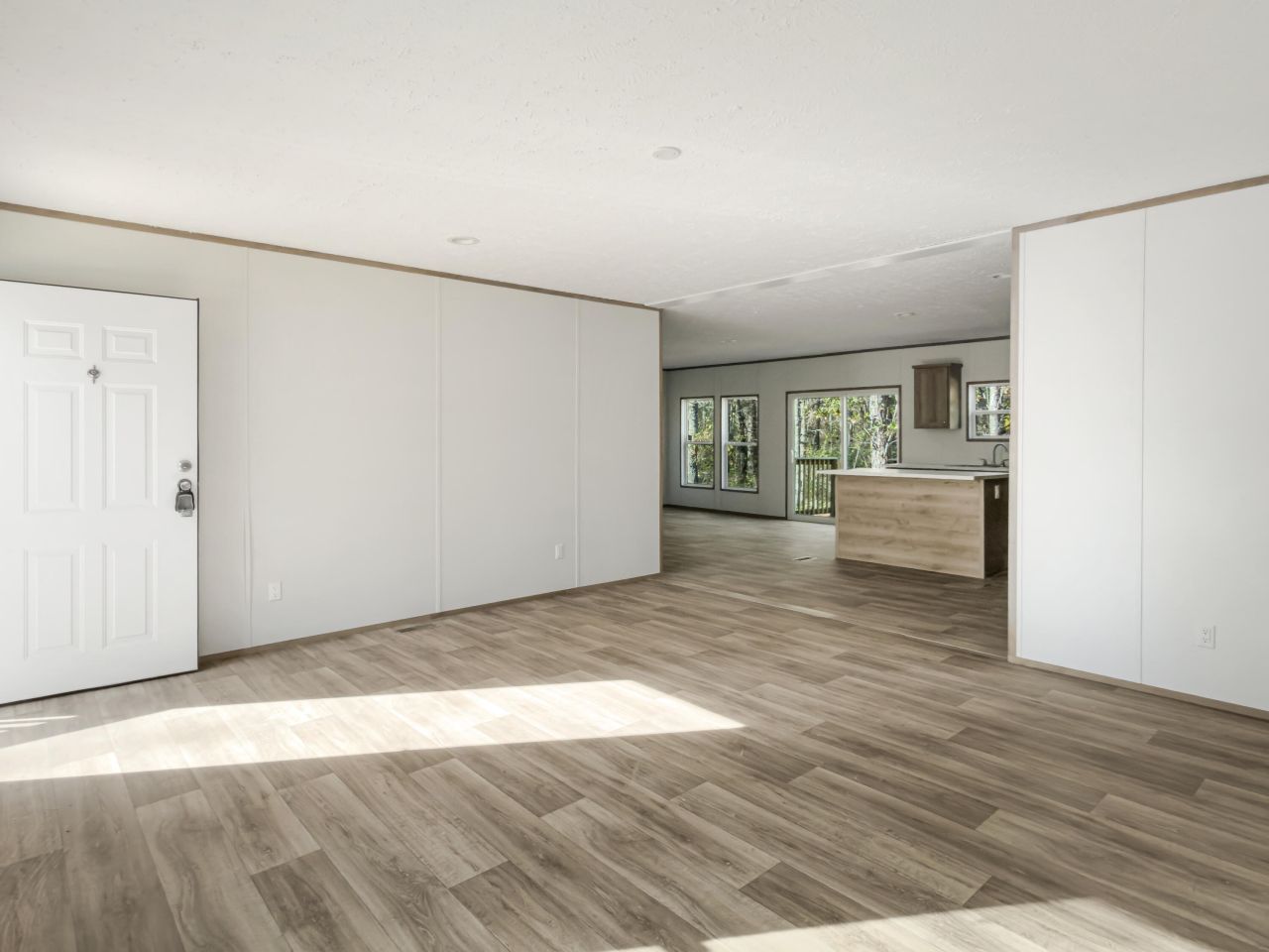 270 Saturn Lane Photo 10