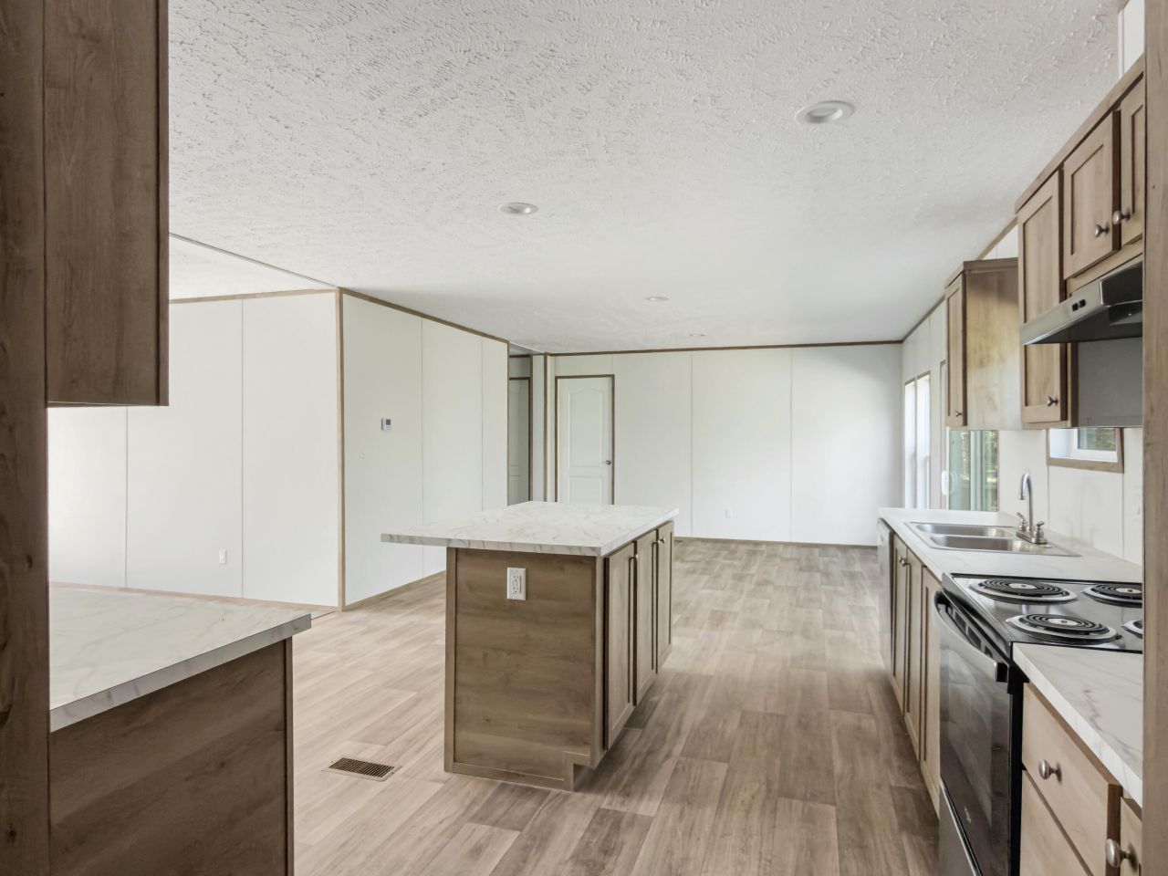 270 Saturn Lane Photo 11